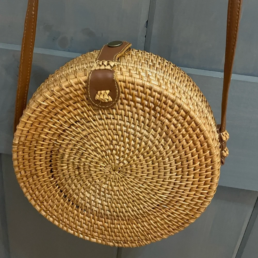 Round Woven Straw Crossbody Bag in Natural Brown